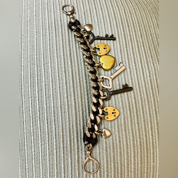 Fossil Brand Pad Lock & Key Charm Bracelet 7-8 inches clasp to clasp - Picture 6 of 11